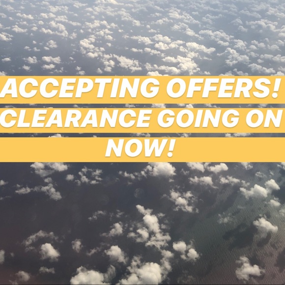 ☁️✨ CLEARANCE ✨☁️ - Picture 1 of 1